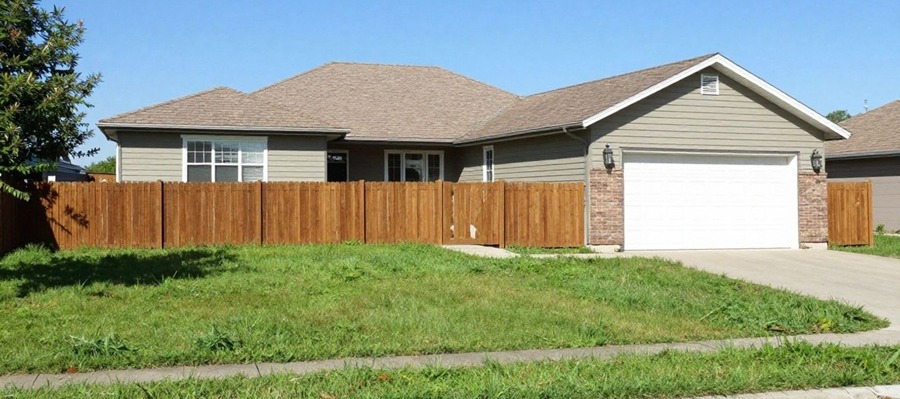 How close can I build a car garage to the property line Harris County